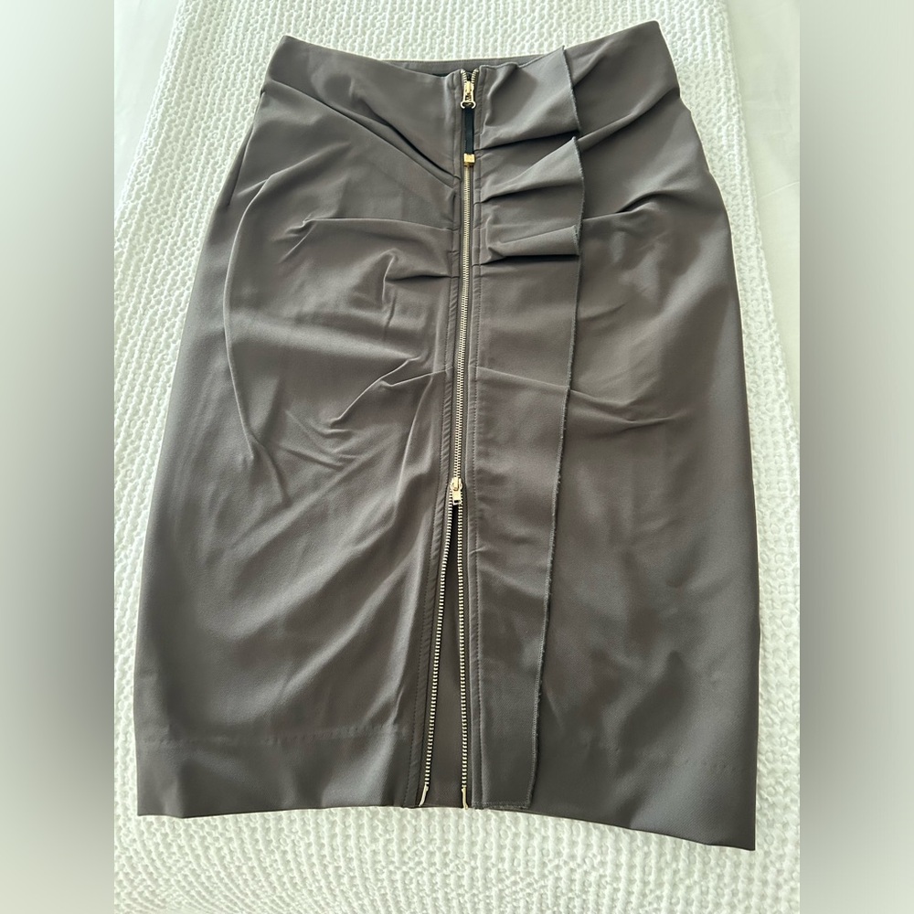 Sandra Angelozzi skirt in size 30.